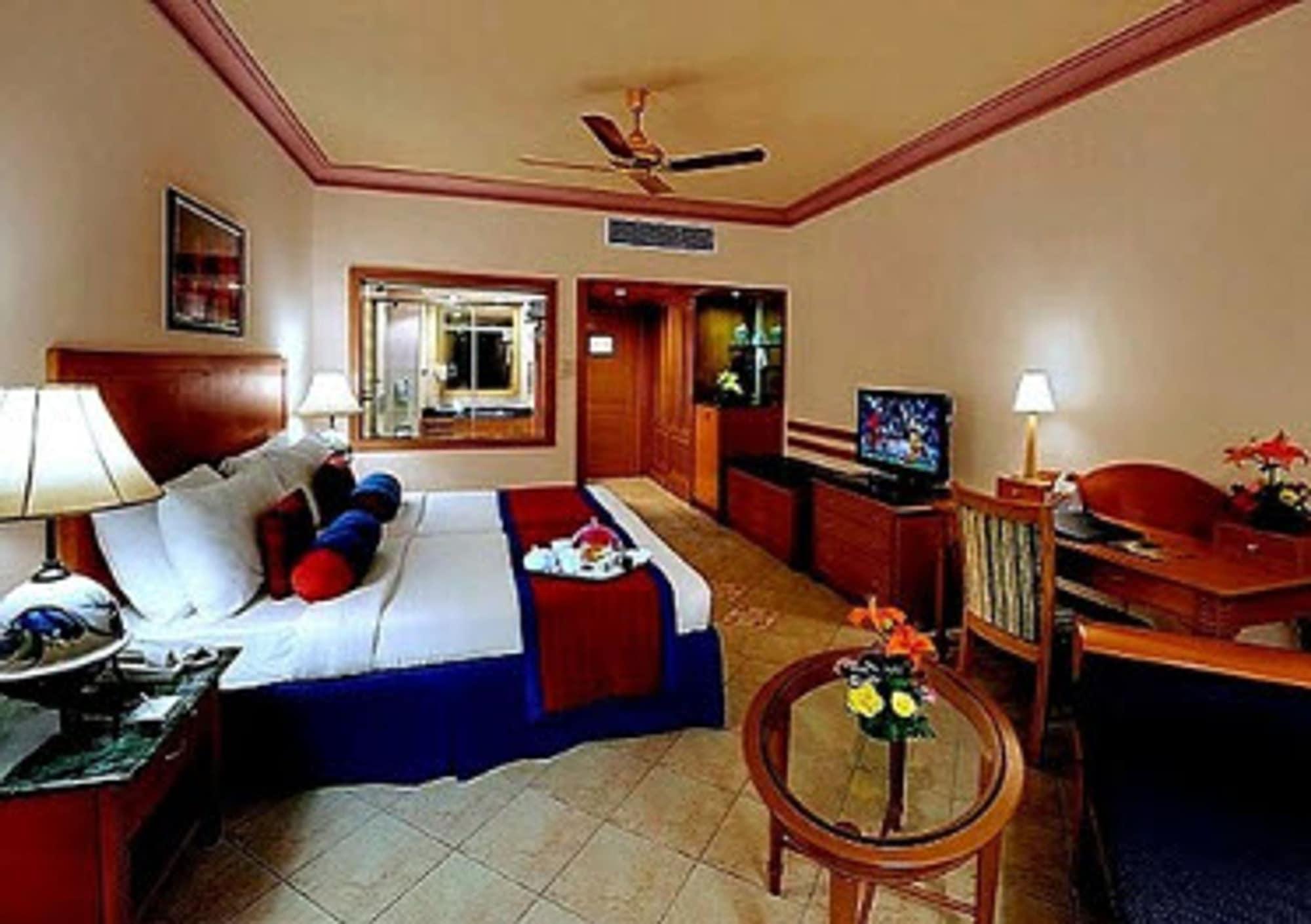 Kenilworth Resort & Spa, Goa Utorda Bagian luar foto