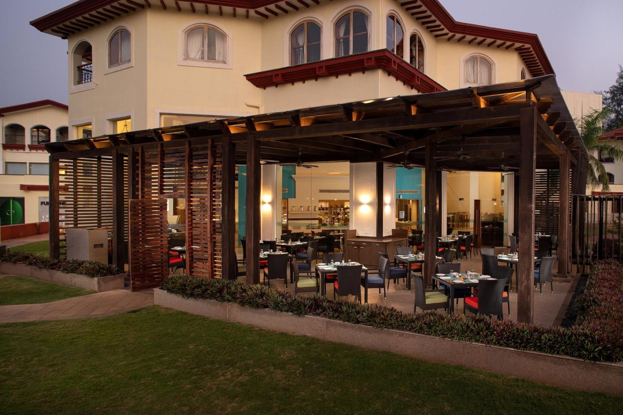 Kenilworth Resort & Spa, Goa Utorda Bagian luar foto